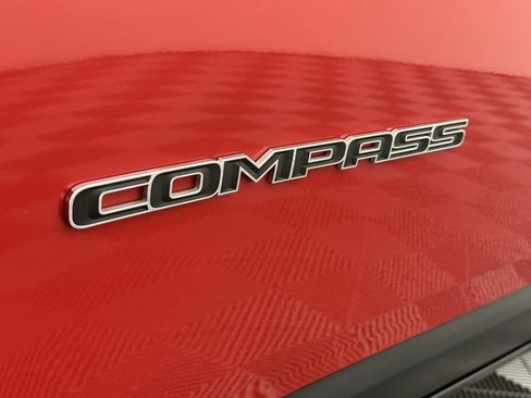 Used 2023 Jeep Compass Latitude image 13