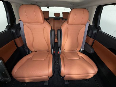 Used 2023 Kia Carnival SX Prestige FWD image 25