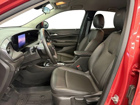 Used 2024 Buick Encore GX Sport Touring AWD/4WD image 9