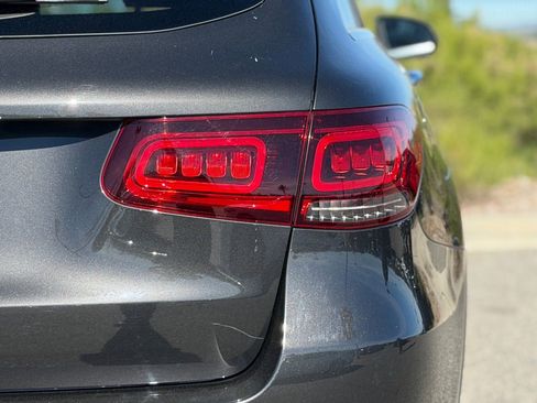 Used 2021 Mercedes-Benz GLC 300 image 12