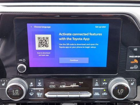 Certified 2025 Toyota Highlander XSE image 16