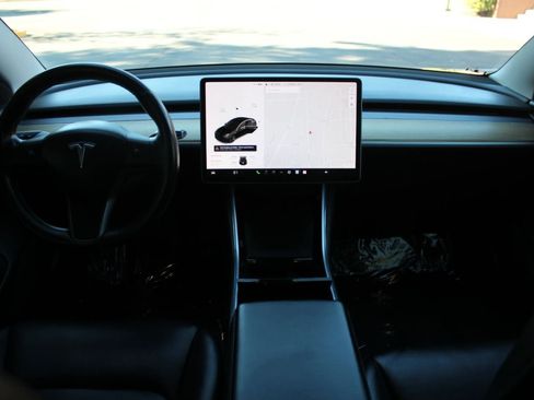 Used 2018 Tesla Model 3 Long Range AWD/4WD image 11