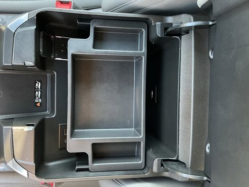 Used 2024 GMC Sierra 3500 SLT w/ SLT Convenience Package image 68