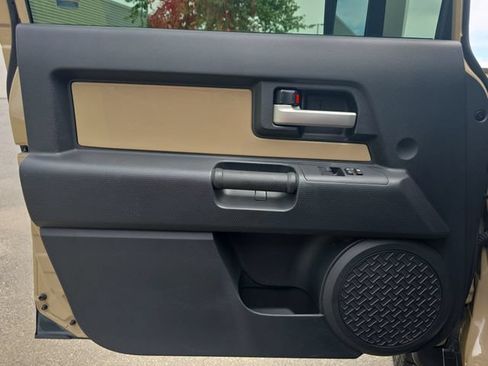Used 2014 Toyota FJ Cruiser 4WD w/ Upgrade Package image 26
