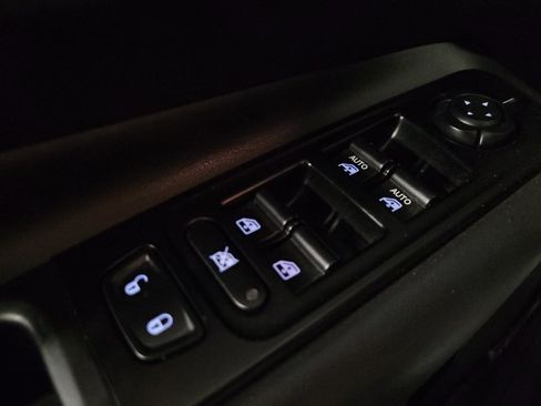 Used 2020 Jeep Renegade Altitude FWD image 27