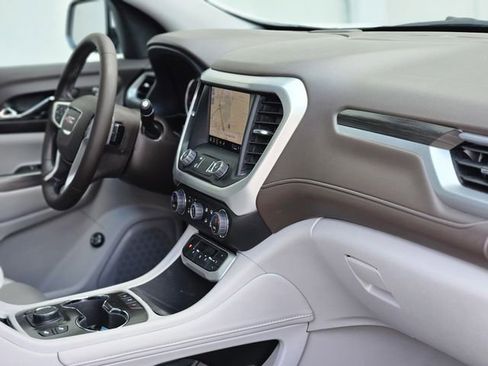Used 2023 GMC Acadia SLT FWD image 12