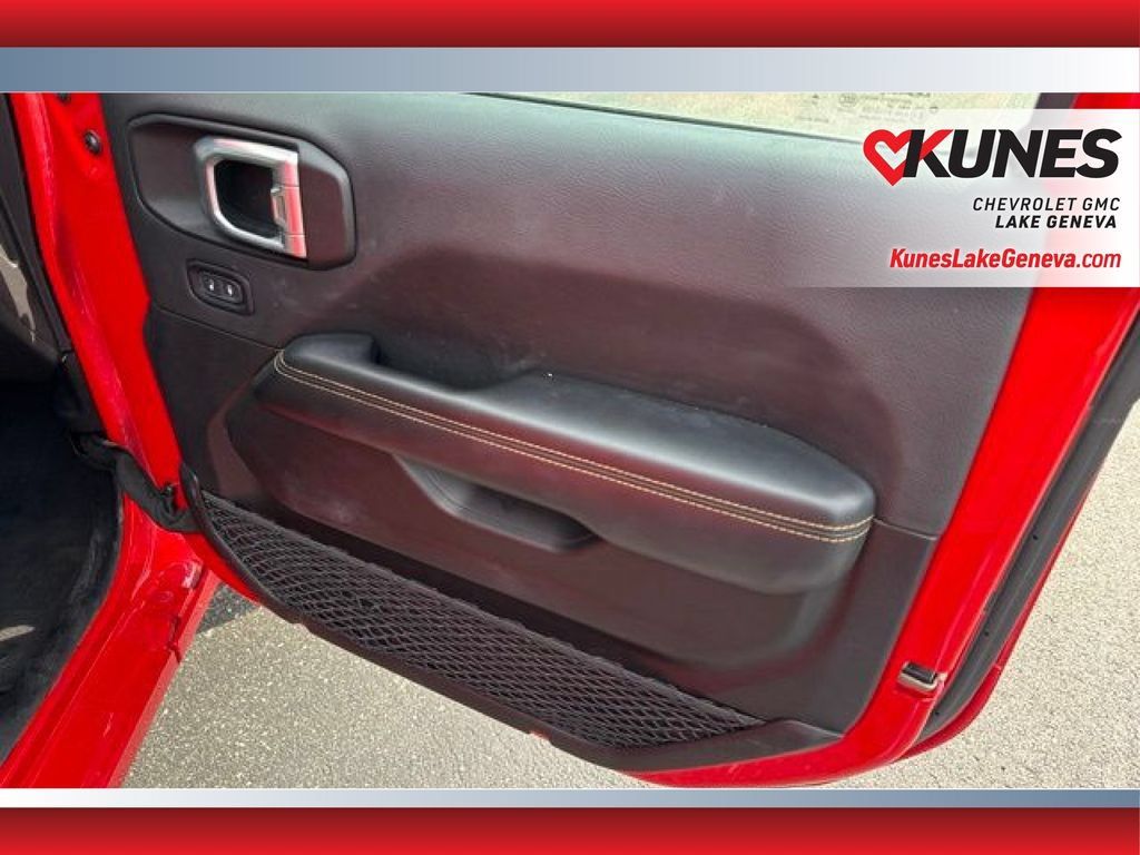 Used 2025 Jeep Wrangler Unlimited Sahara AWD/4WD image 22