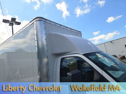 Used 2024 Chevrolet Express 4500 w/ Power Convenience Package RWD image 5