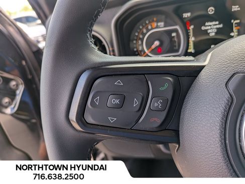Used 2026 Jeep Gladiator Mojave AWD/4WD image 26