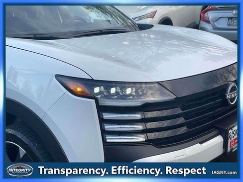 Certified 2025 Nissan Kicks SR image 10