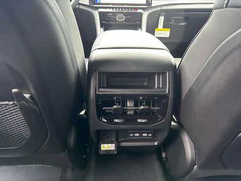 New 2026 Jeep Grand Cherokee Altitude AWD/4WD image 11