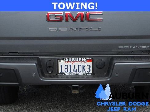 Used 2022 GMC Canyon Denali image 8