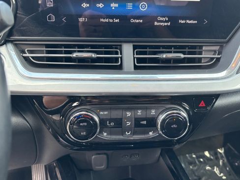 Used 2024 Chevrolet Trax LT w/ Driver Confidence Package image 26