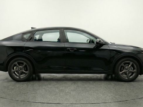 Used 2025 Kia K4 FWD image 11