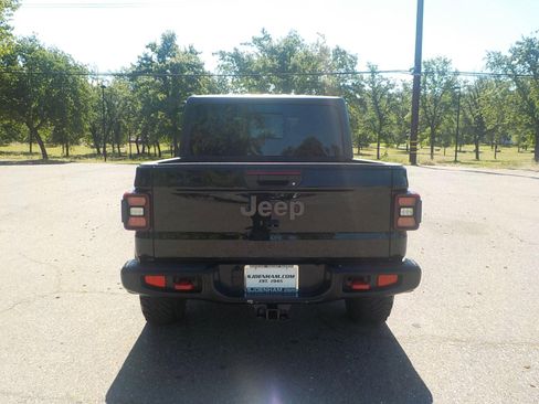 Used 2024 Jeep Gladiator Rubicon w/ Steel Bumper Group AWD/4WD image 5