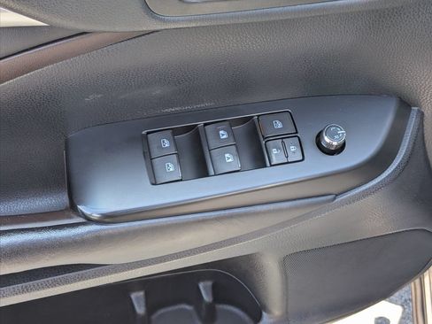 Used 2018 Toyota Highlander XLE FWD image 9