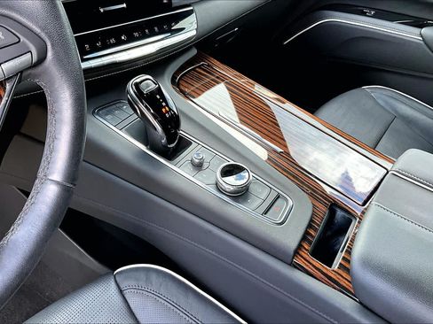 Used 2024 Cadillac Escalade Premium Luxury RWD image 16