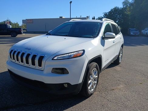 Used 2017 Jeep Cherokee Latitude w/ Safety/Convenience Group image 1