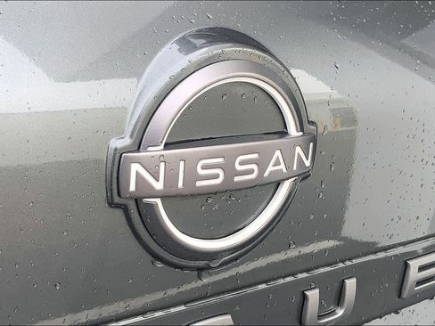 Used 2025 Nissan Rogue SV w/ SV Premium Package image 31