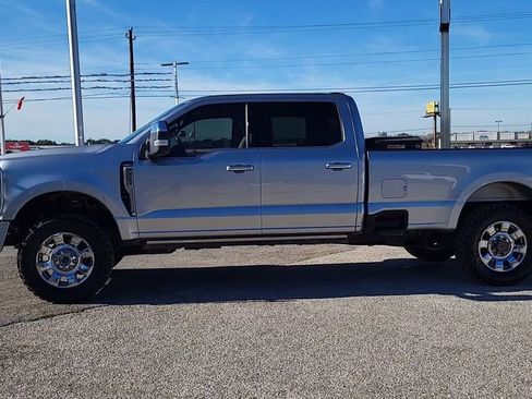 Used 2023 Ford F250 Lariat w/ Chrome Package image 4