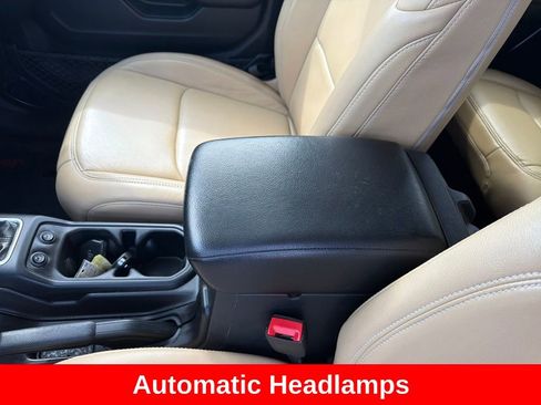 Used 2018 Jeep Wrangler Unlimited Sport S image 32