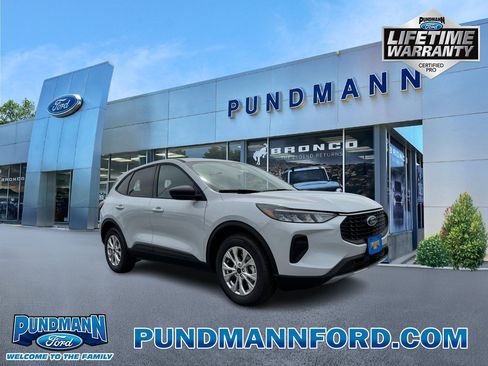 New 2025 Ford Escape Active w/ Cold Weather Package image 1