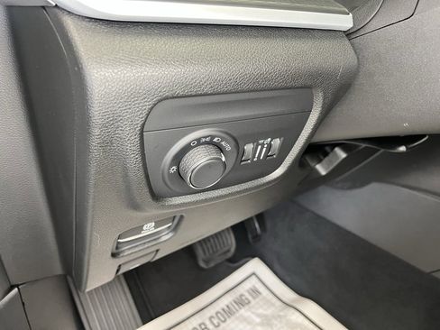 New 2025 Jeep Grand Cherokee L Laredo image 16