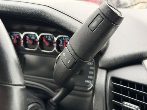 Used 2017 GMC Yukon SLE w/ SLE Value Package image 19