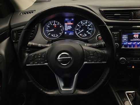 Used 2021 Nissan Rogue Sport SV FWD image 22
