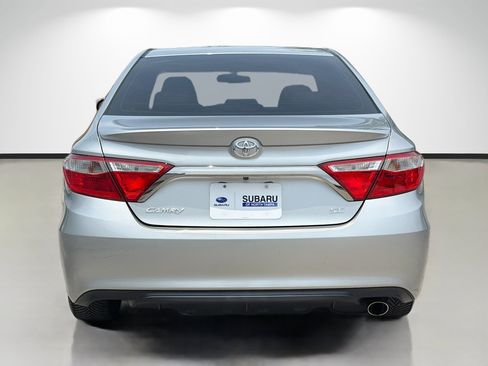 Used 2017 Toyota Camry SE FWD image 4