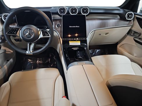 New 2026 Mercedes-Benz GLC 300 image 9