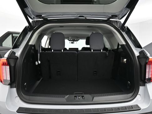 New 2026 Ford Explorer Active AWD/4WD image 23