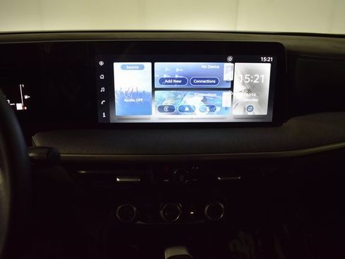 Certified 2025 Nissan Kicks SV image 17