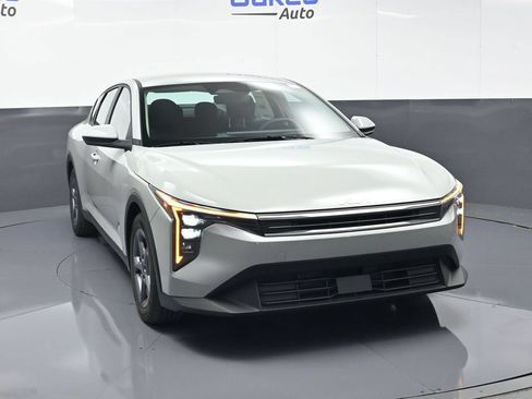 New 2026 Kia K4 FWD image 3