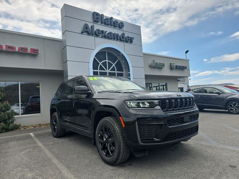 New 2026 Jeep Grand Cherokee Altitude AWD/4WD image 1