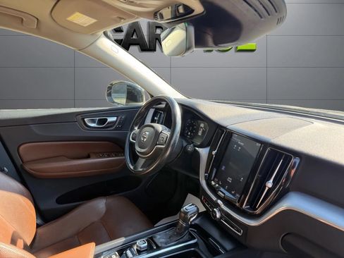 Used 2020 Volvo XC60 T5 Momentum AWD/4WD image 14