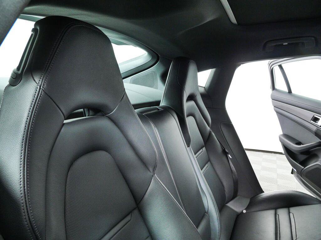 Certified 2023 Porsche Panamera image 23