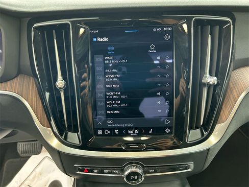 Used 2024 Volvo S60 B5 Plus image 14