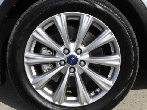 Used 2017 Ford Escape Titanium AWD/4WD image 9