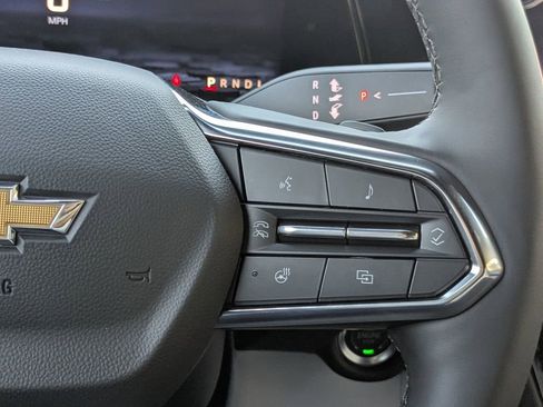 New 2025 Chevrolet Suburban Premier image 32