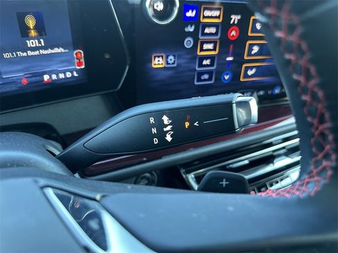 Used 2025 Chevrolet Traverse RS image 19