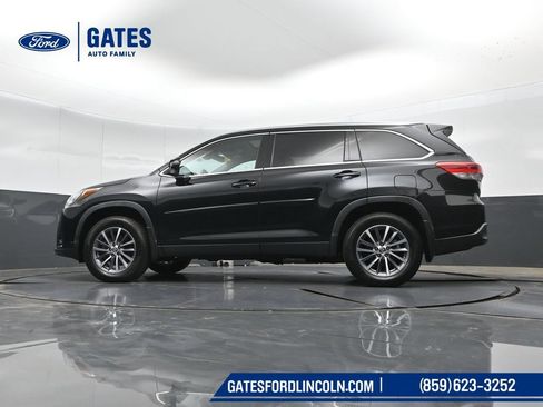 Used 2019 Toyota Highlander XLE AWD/4WD image 48
