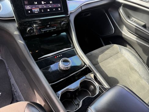 Used 2021 Jeep Grand Cherokee L Laredo AWD/4WD image 13