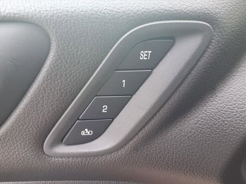 Used 2020 GMC Acadia Denali w/ Technology Package FWD image 12