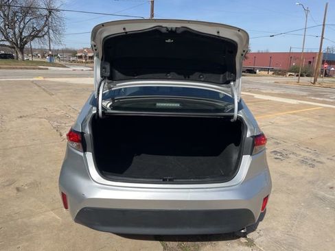 Used 2024 Toyota Corolla LE image 32