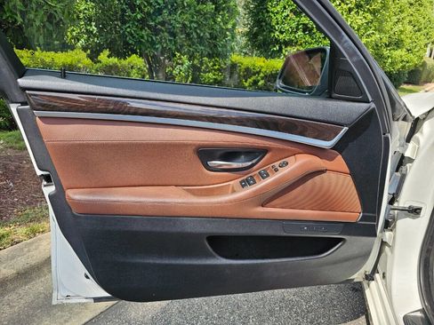 Used 2016 BMW 528i xDrive Sedan image 9