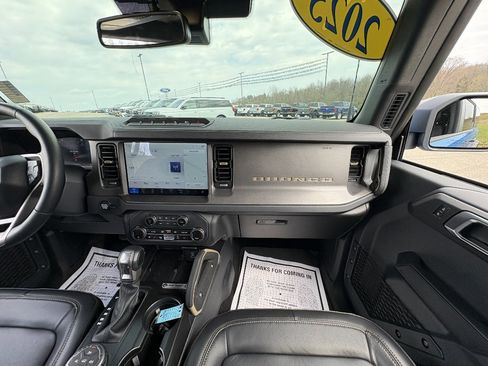Used 2025 Ford Bronco Badlands image 23