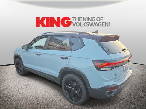 New 2026 Volkswagen Taos SE image 6