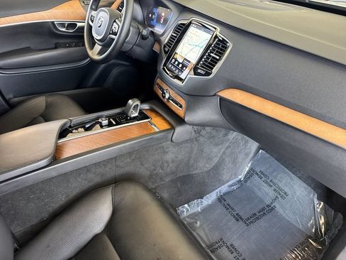 Certified 2024 Volvo XC90 T8 Plus AWD/4WD image 16