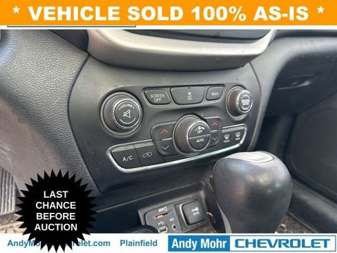 Used 2014 Jeep Cherokee Trailhawk w/ Technology Group image 15